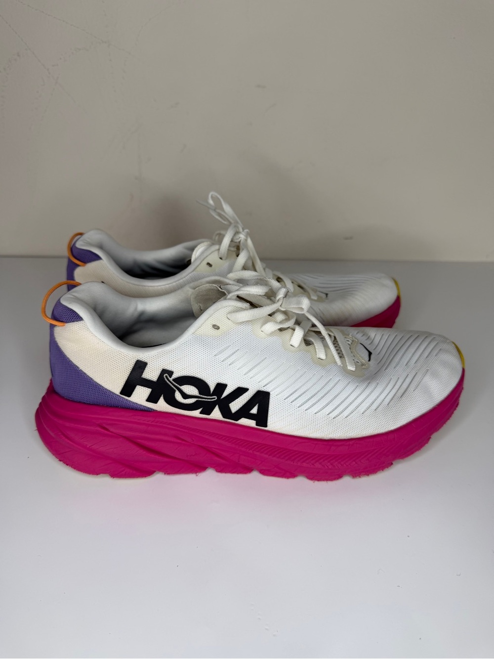 Hoka One One Rincon 3 Women's Running Shoes White/Pink Size 9B Comfort Athletic